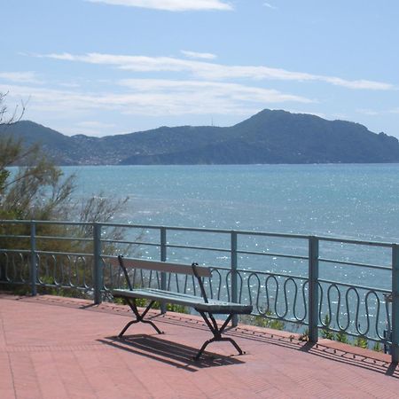 Hotel Esperia Γένοβα Εξωτερικό φωτογραφία
